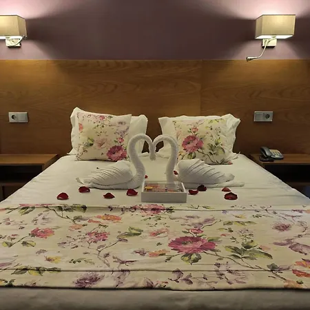 Hotel Santo António De Pádua 2*